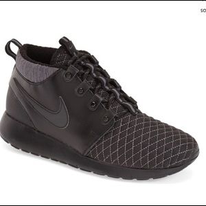 Nike Roshe runner Sneaker black quilted